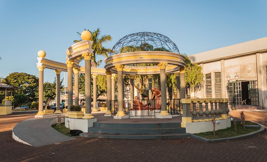 Monumento do Milagre da Rosa