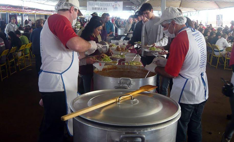 Festa do Carneiro ao Molho de Vinho