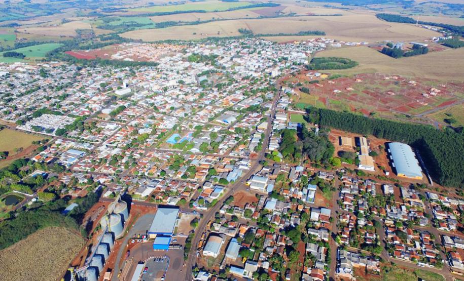 Foto aérea do perímetro urbano de São João do Ivaí