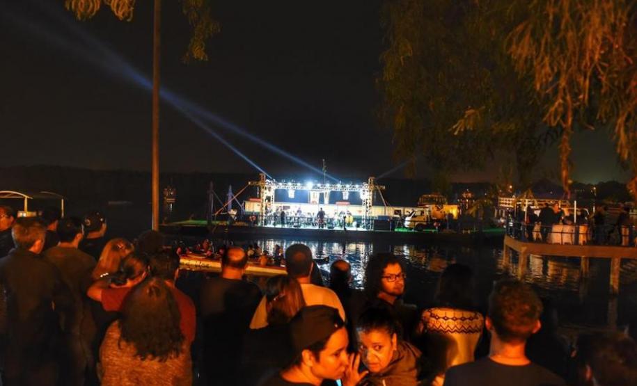 Espetáculo na baía de Paranaguá comemora 371 anos do município
