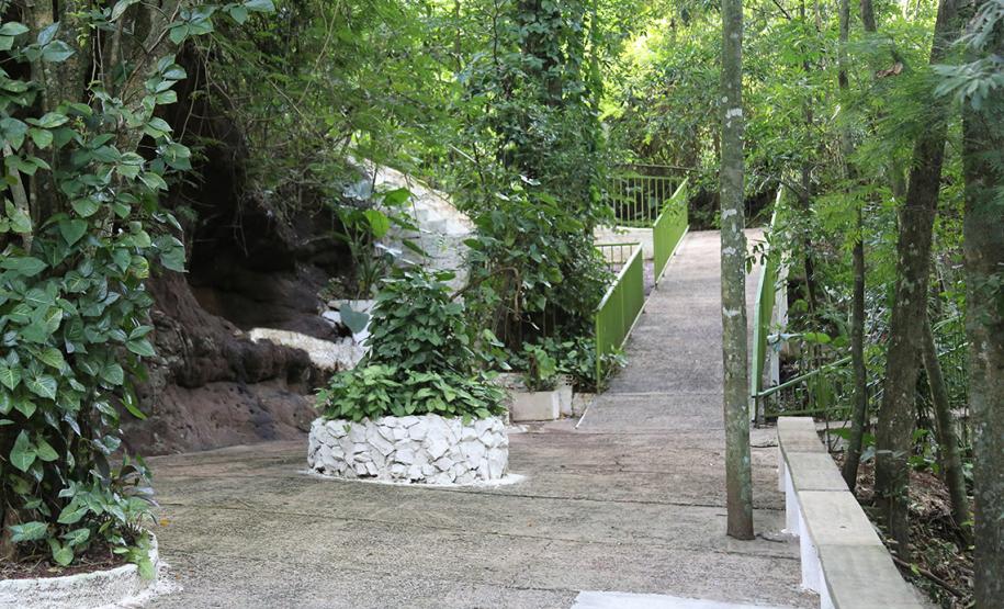 Gruta Nossa Senhora de Lourdes