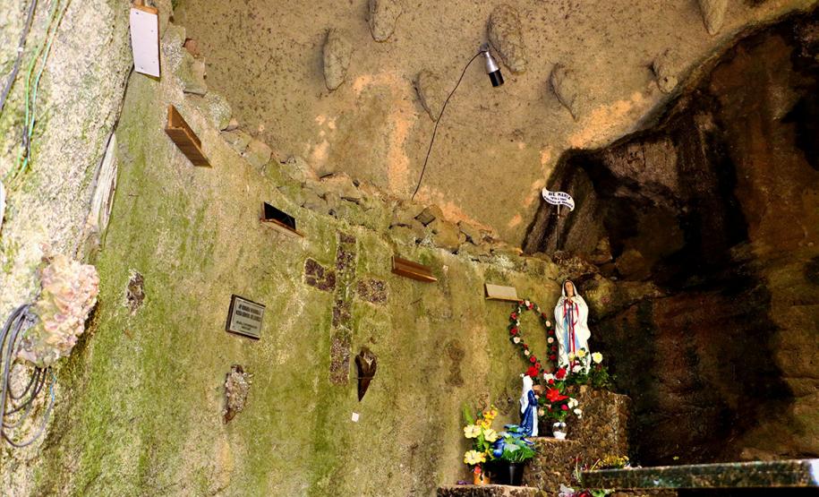 Gruta Nossa Senhora de Lourdes
