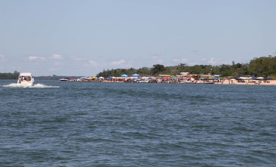 Ilhas, trilhas e praias cristalinas formam as belezas do Rio Paraná