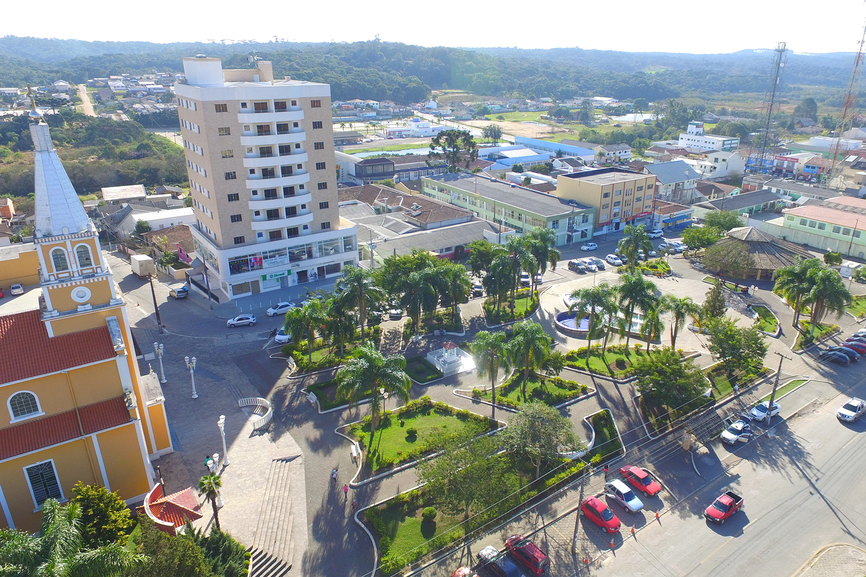 Praça Bom Jesus e Igreja Matriz