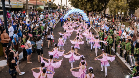 Desfile de aniversário da cidade