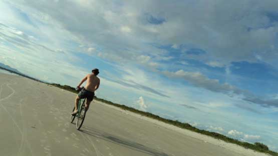 Bicicleta alugada na ilha