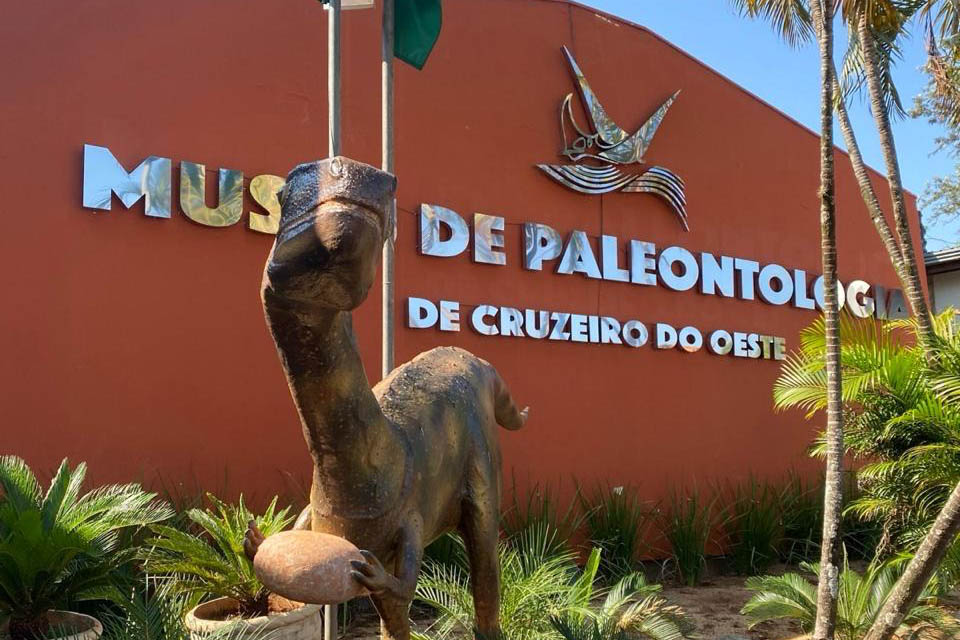 Notícia - Vale dos Dinossauros: Cruzeiro do Oeste recebe título que reforça turismo científico