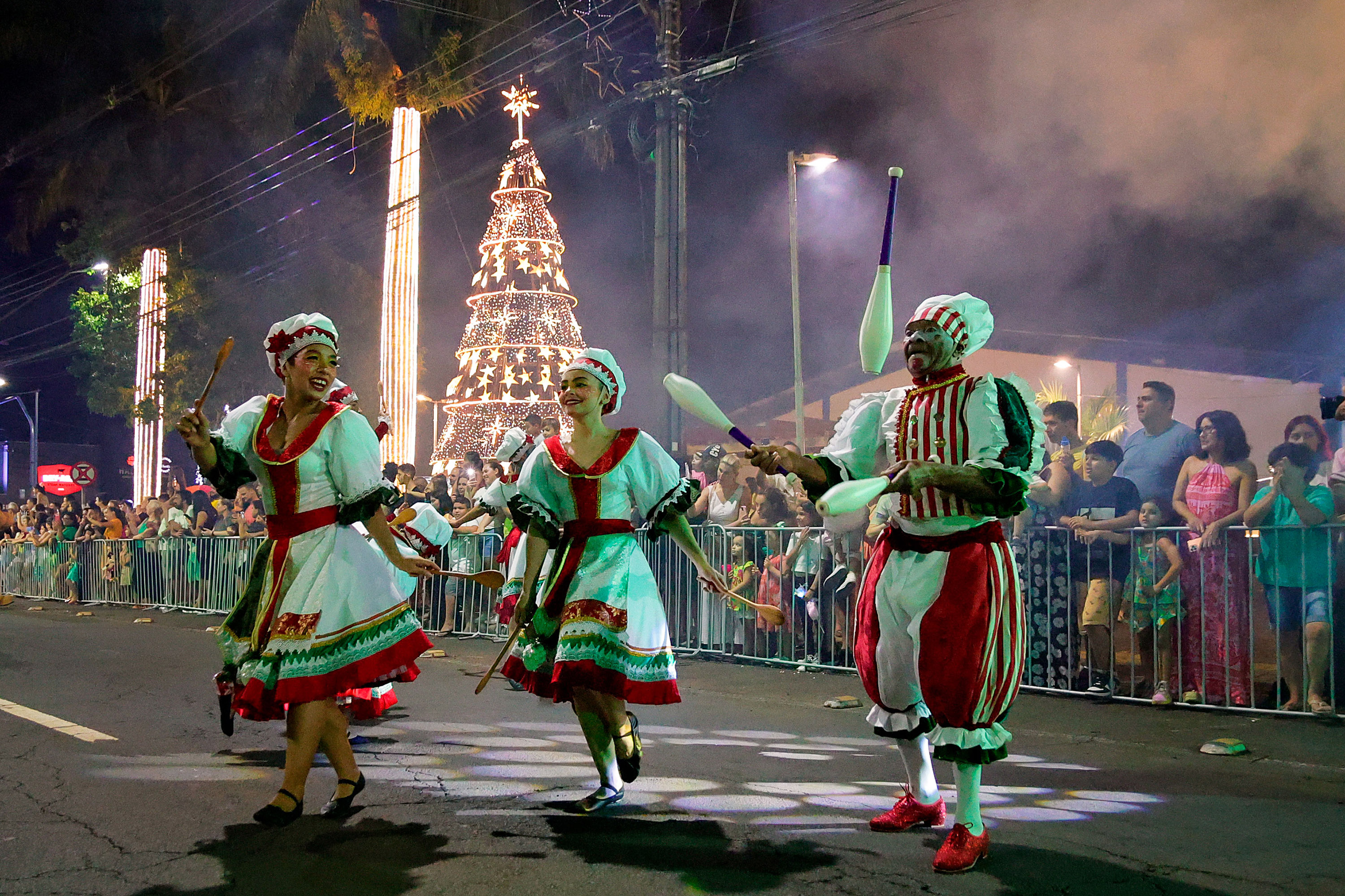 Nossa Senhora do Rocio e festas religiosas movimentam o turismo paranaense neste mês