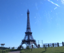 Réplica da Torre Eiffel em Umuarama