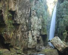 Parque Municipal Lago Azul - Cachoeira do Véu da Noiva