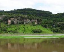 Lago e Paredão