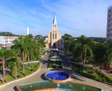 Praça Bom Jesus e Igreja Matriz