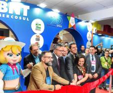 Paraná marca presença em tradicional feira de turismo do Mercosul