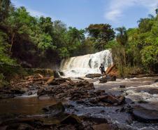 Salto Rio Claro - Caminhos do Peabiru