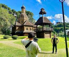 Paraná vira cenário de série espanhola que divulga cenários paradisíacos