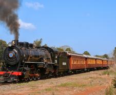 Trem dos Tropeiros: locomotiva a vapor percorre trajeto repleto de história a partir da Lapa