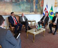 Notícia - Piana apresenta a embaixador da Costa Rica bons resultados na educação e no turismo