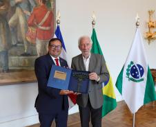 Notícia - Piana apresenta a embaixador da Costa Rica bons resultados na educação e no turismo