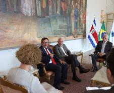 Notícia - Piana apresenta a embaixador da Costa Rica bons resultados na educação e no turismo
