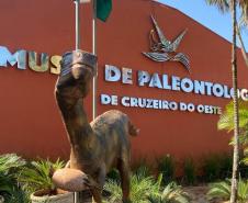 Notícia - Vale dos Dinossauros: Cruzeiro do Oeste recebe título que reforça turismo científico