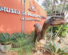 Notícia - Vale dos Dinossauros: Cruzeiro do Oeste recebe título que reforça turismo científico