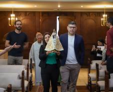 Notícia - Imagem peregrina de Nossa Senhora do Rocio visita Palácio Iguaçu e dá início às comemorações da padroeira do Paraná