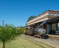 Notícia - Natal sobre trilhos: uma programação especial a bordo da locomotiva mais antiga do Paraná 