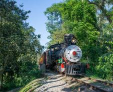 Notícia - Natal sobre trilhos: uma programação especial a bordo da locomotiva mais antiga do Paraná 