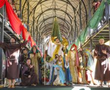Maior Natal gratuito do Brasil estreia nesta sexta-feira e aquece turismo em Curitiba