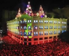 Notícia - Calendário de novembro tem shows natalinos, festas religiosas e frango na telha