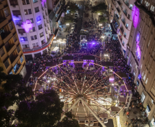 Maior Natal gratuito do Brasil estreia nesta sexta-feira e aquece turismo em Curitiba