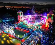 Notícia - Calendário de novembro tem shows natalinos, festas religiosas e frango na telha