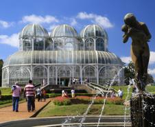 Turismo no Paraná cresce quase o triplo da média nacional entre janeiro e outubro