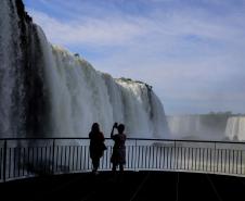 Turismo no Paraná cresce quase o triplo da média nacional entre janeiro e outubro