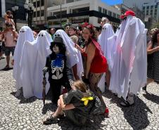 Zombie Walk ganha vida com excursões e pacotes em agências de turismo