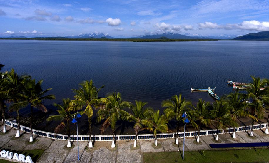 Praça do Porto de Guaraqueçaba