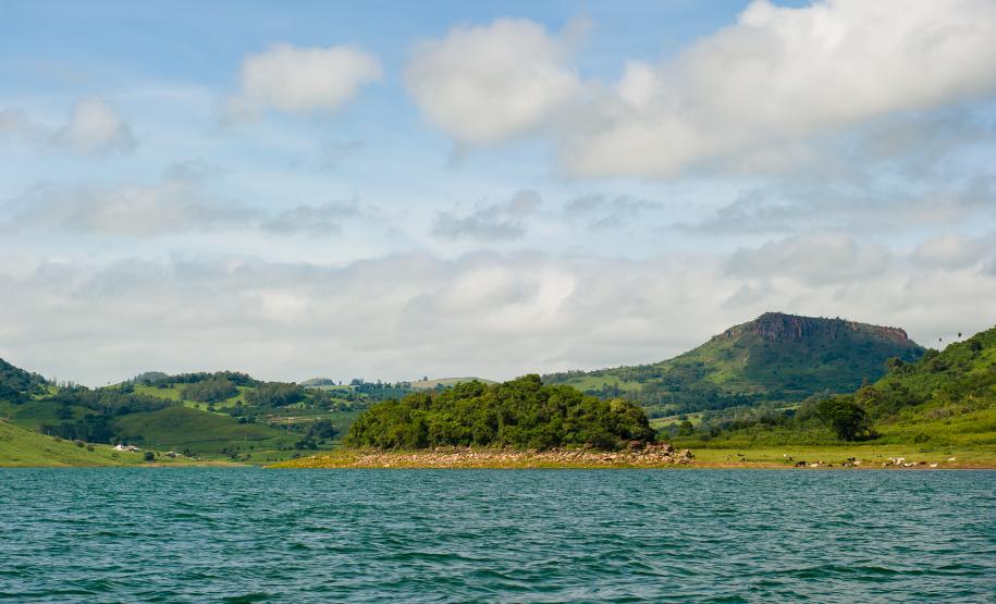 Rio Paranapanema Represado