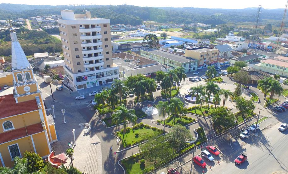 Praça Bom Jesus e Igreja Matriz