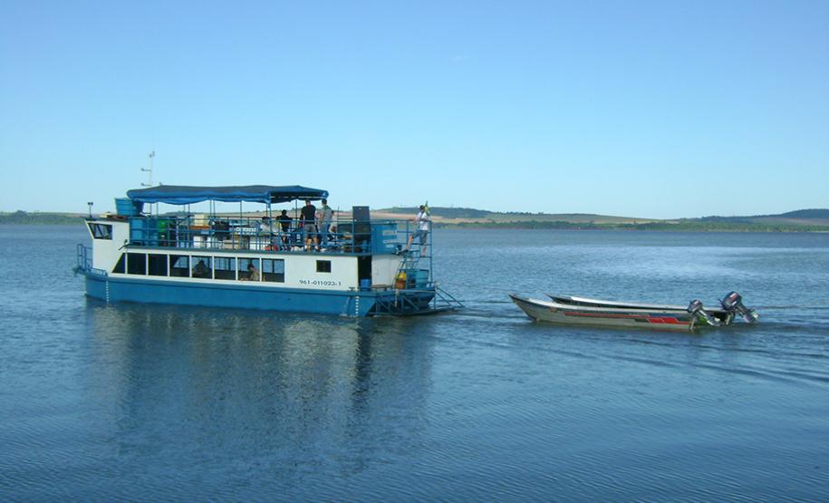Barco - Porto Britânia