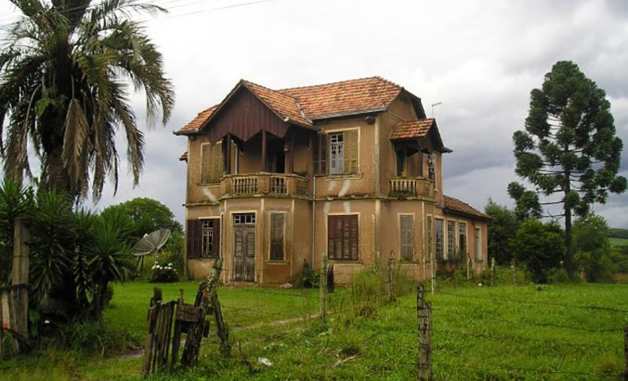 Casarão Propriedade Família Valenga