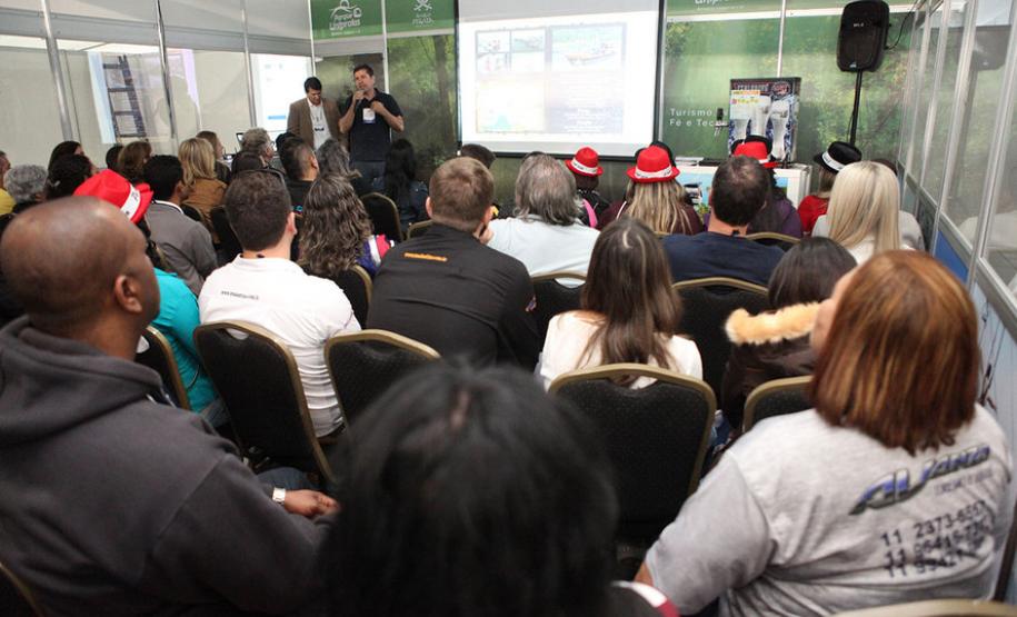 Paraná marca presença em tradicional feira de turismo do Mercosul