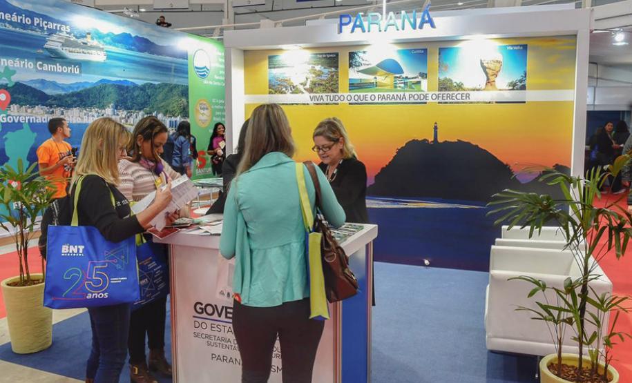 Paraná marca presença em tradicional feira de turismo do Mercosul