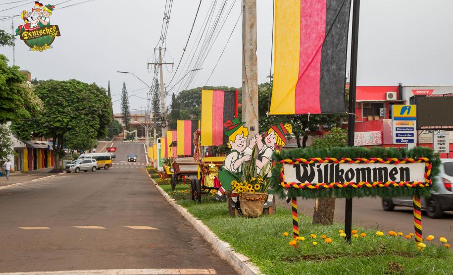 Avenida Central Decorada para a Deutsches Fest