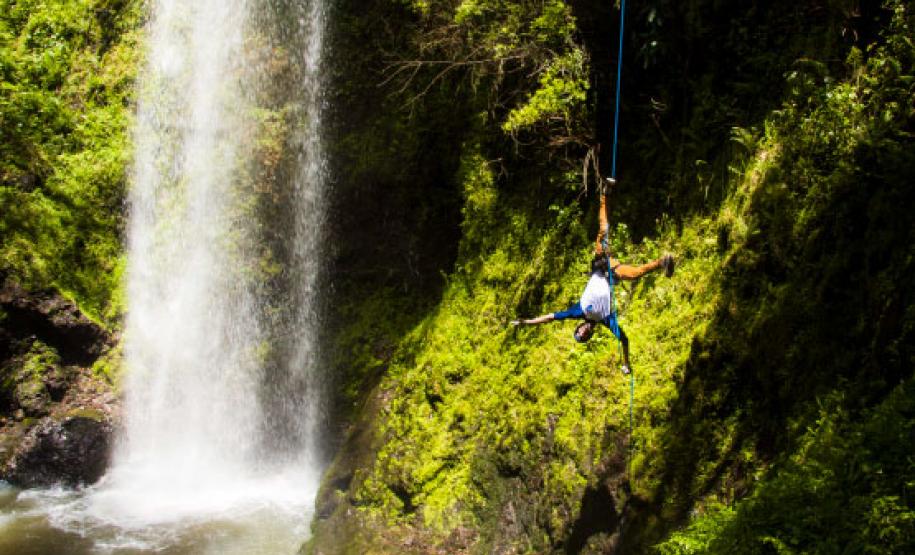 Cachoeira Águas da Laje - Foto: Gralha Azul Turismo e Aventura