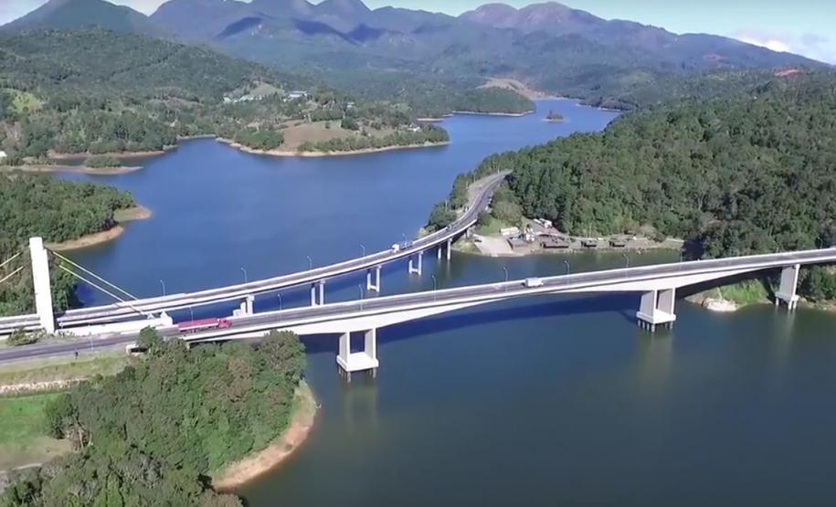 Ponte da Rodovia Régis Bittencourt