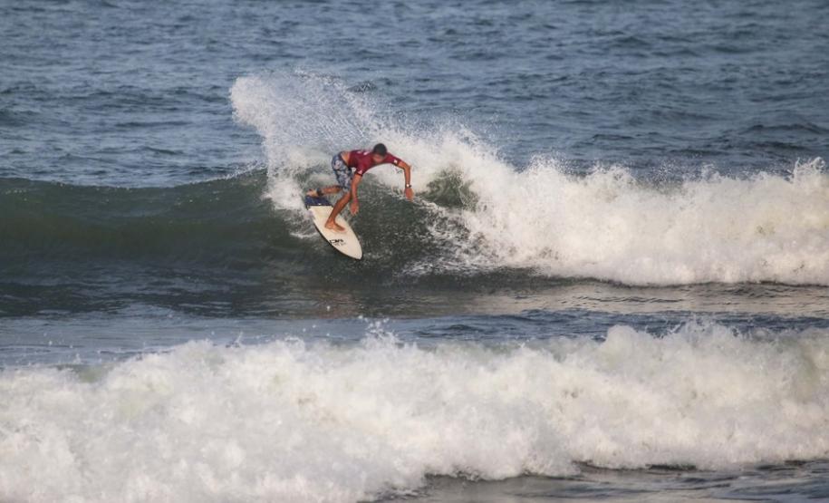 Ilha do Mel recebe etapa do Campeonato Brasileiro de Surf