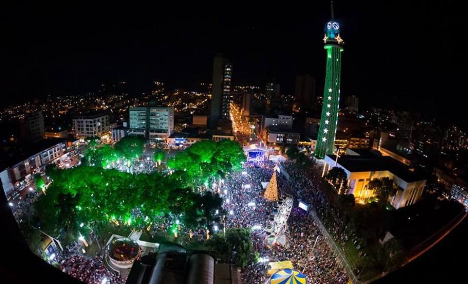 Festas de Natal já iluminam muitas cidades do Paraná