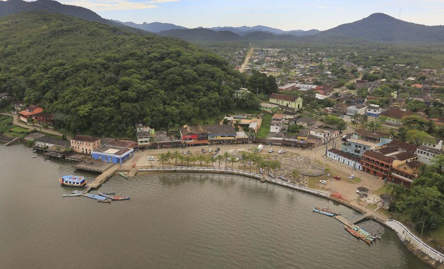 Vista aérea de Guaraqueçaba - PR
