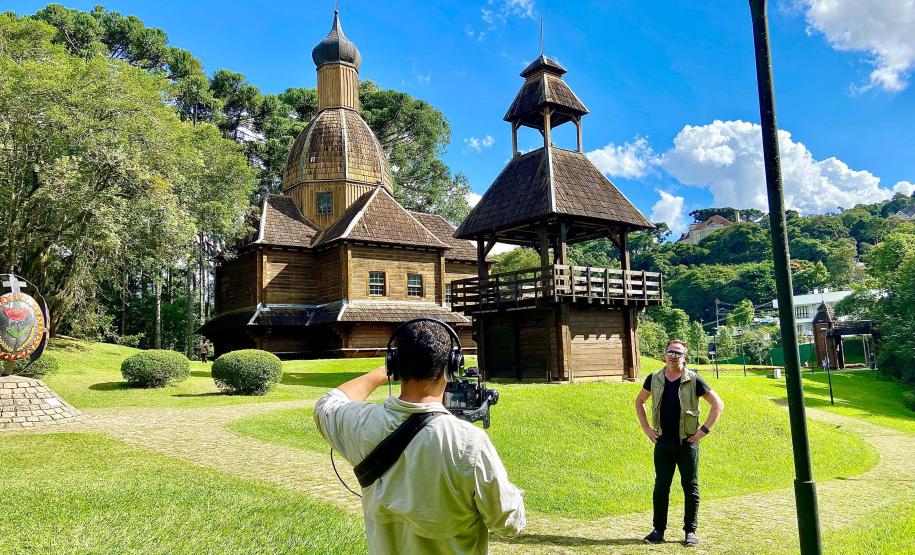 Paraná vira cenário de série espanhola que divulga cenários paradisíacos