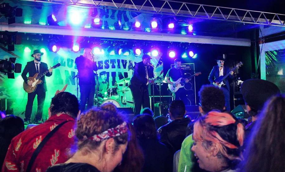 Agenda turística de maio tem Expoingá, blues em Antonina e festas do pinhão e cachaça